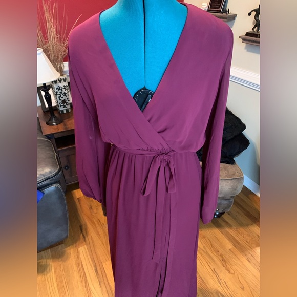 David’s Bridal DB Studio Burgundy Wine Long-sleeve Chiffon Bridesmaid Dress - Picture 2 of 6